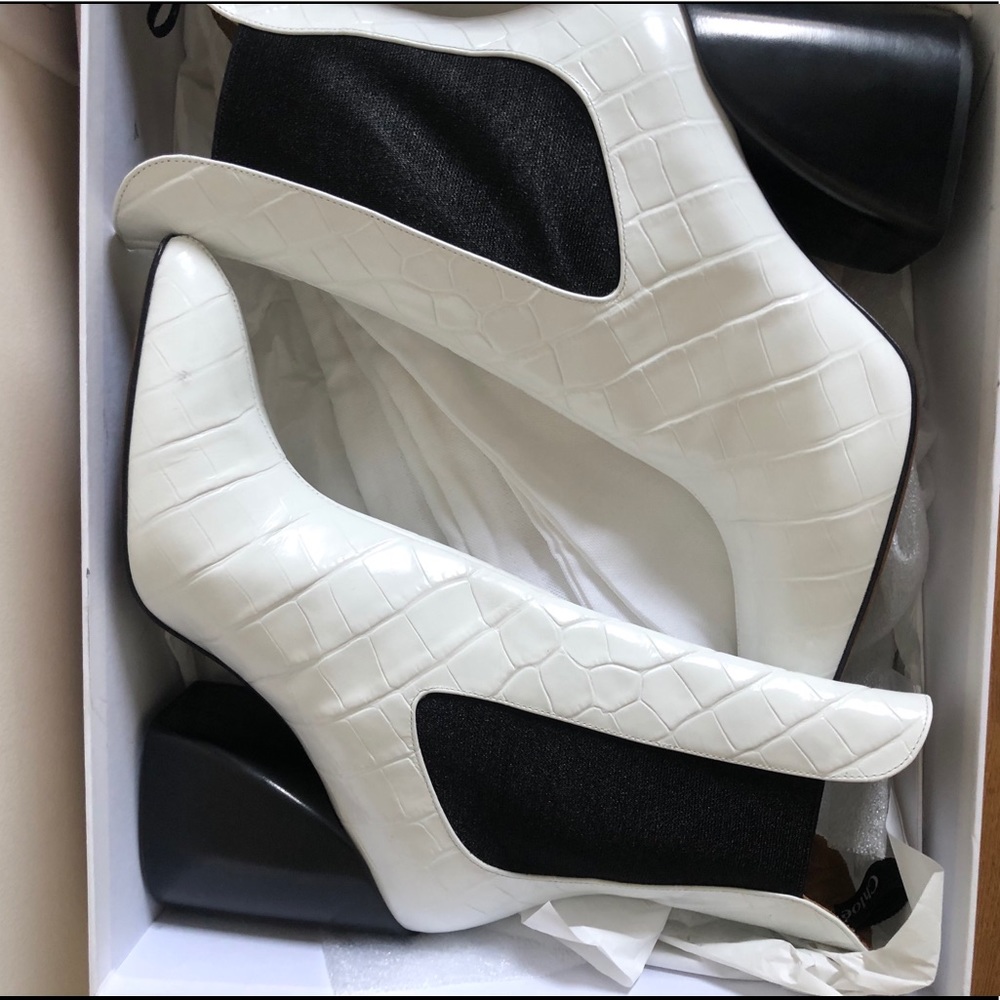 Chloe Wave Leather Ankle Boots